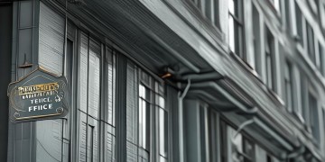 物业费交给中介合理吗？